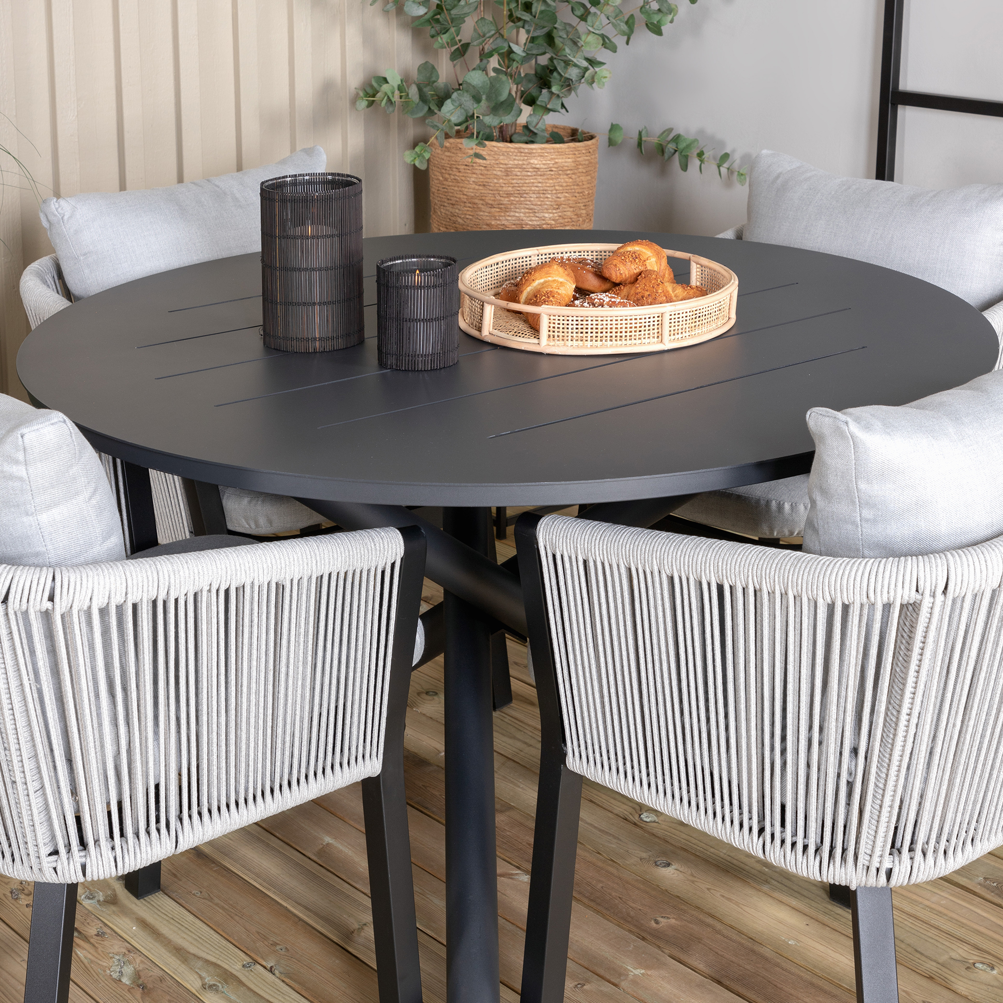 Matgrupp Venture Home Alma med 4 Virya Stolar