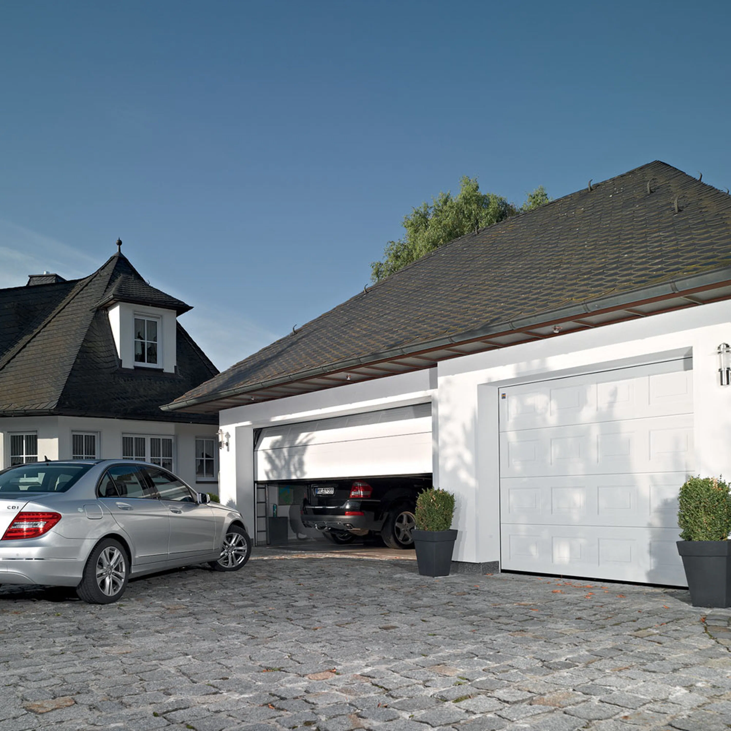Hitta bästa garageporten – populäraste billiga garageportarna