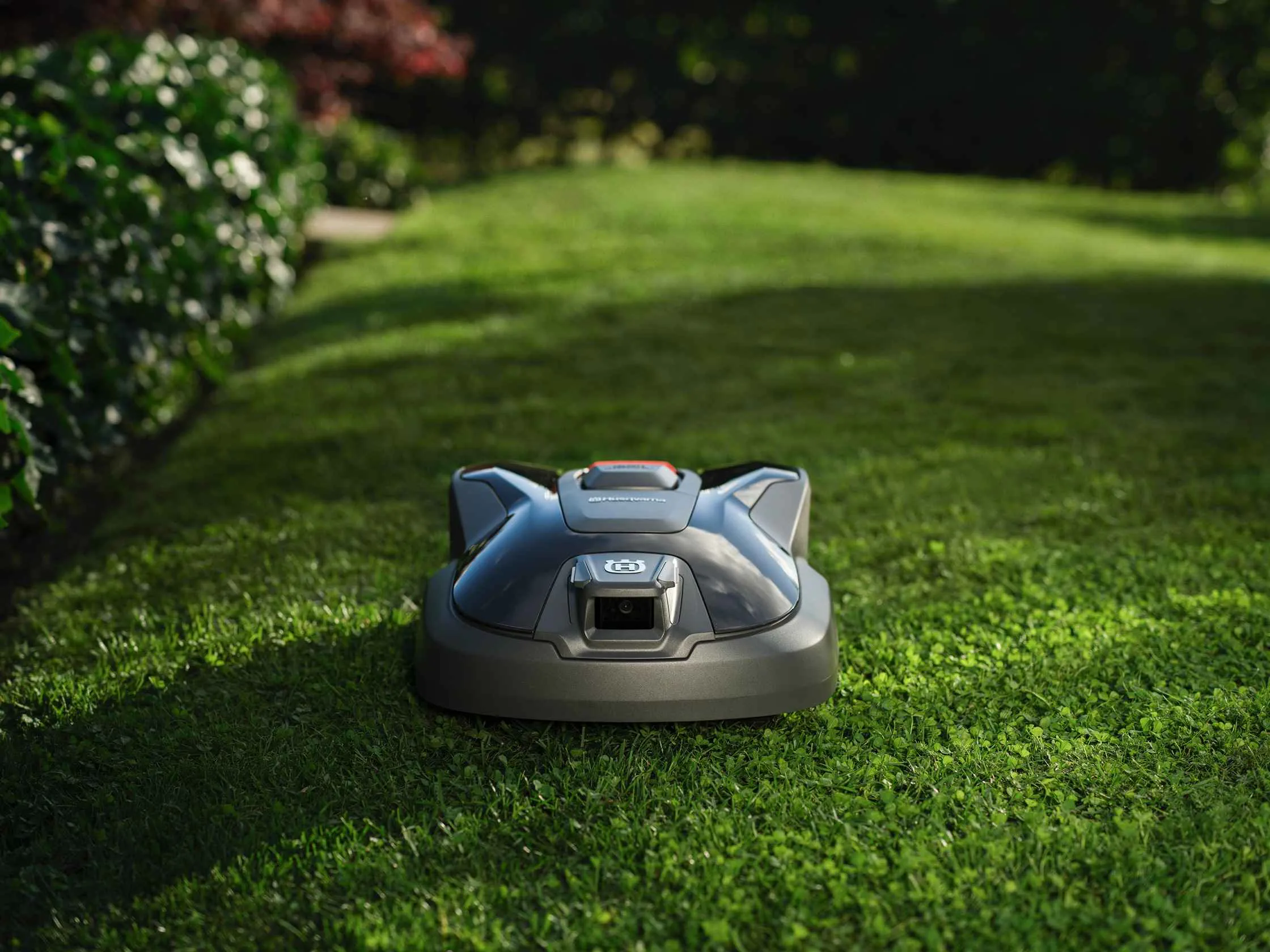 Husqvarna Automower® : 15 frågor alla undrar över inför köpet