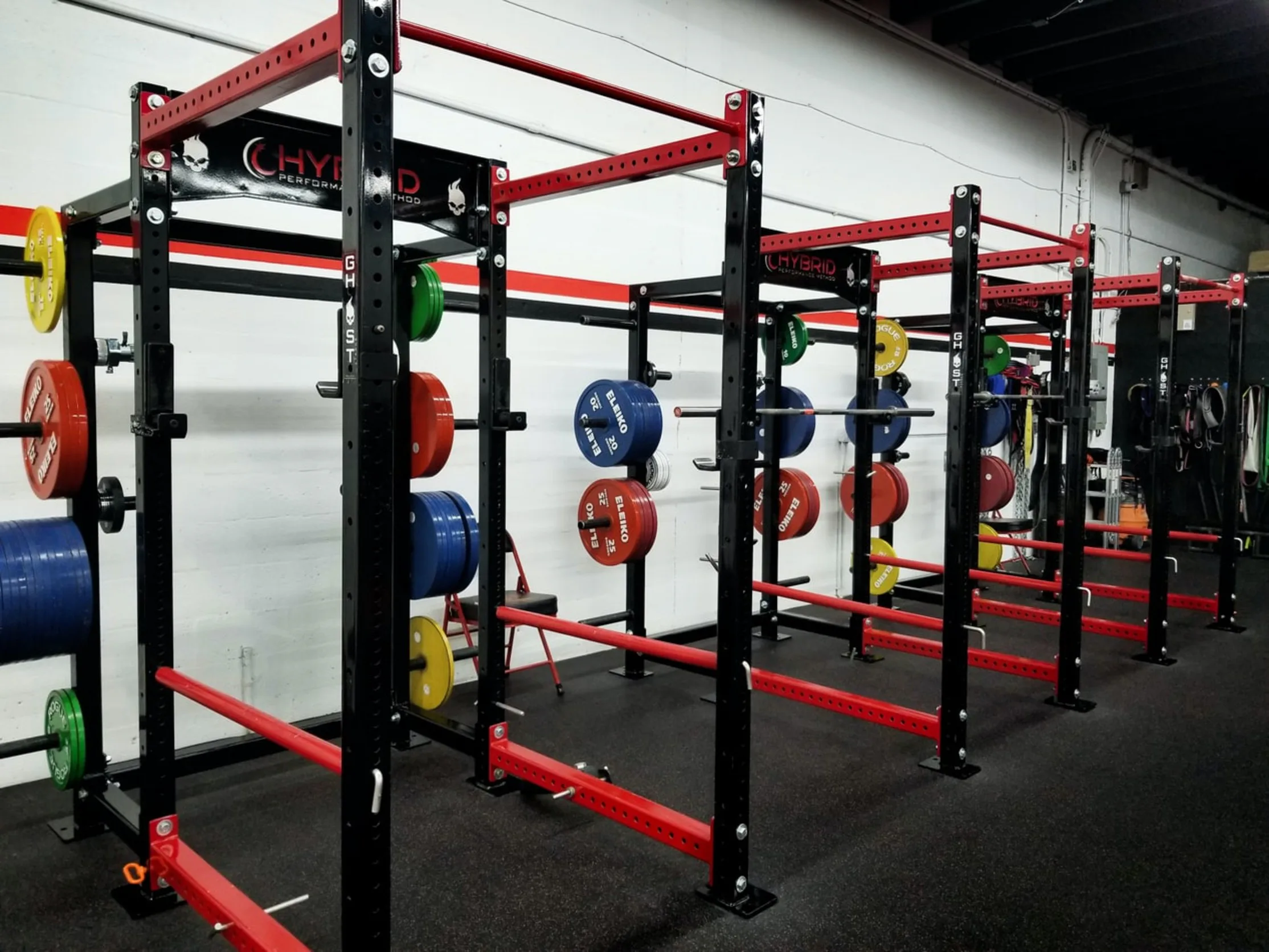 Skivstångsställning, power cage eller half rack – expertens bästa tips