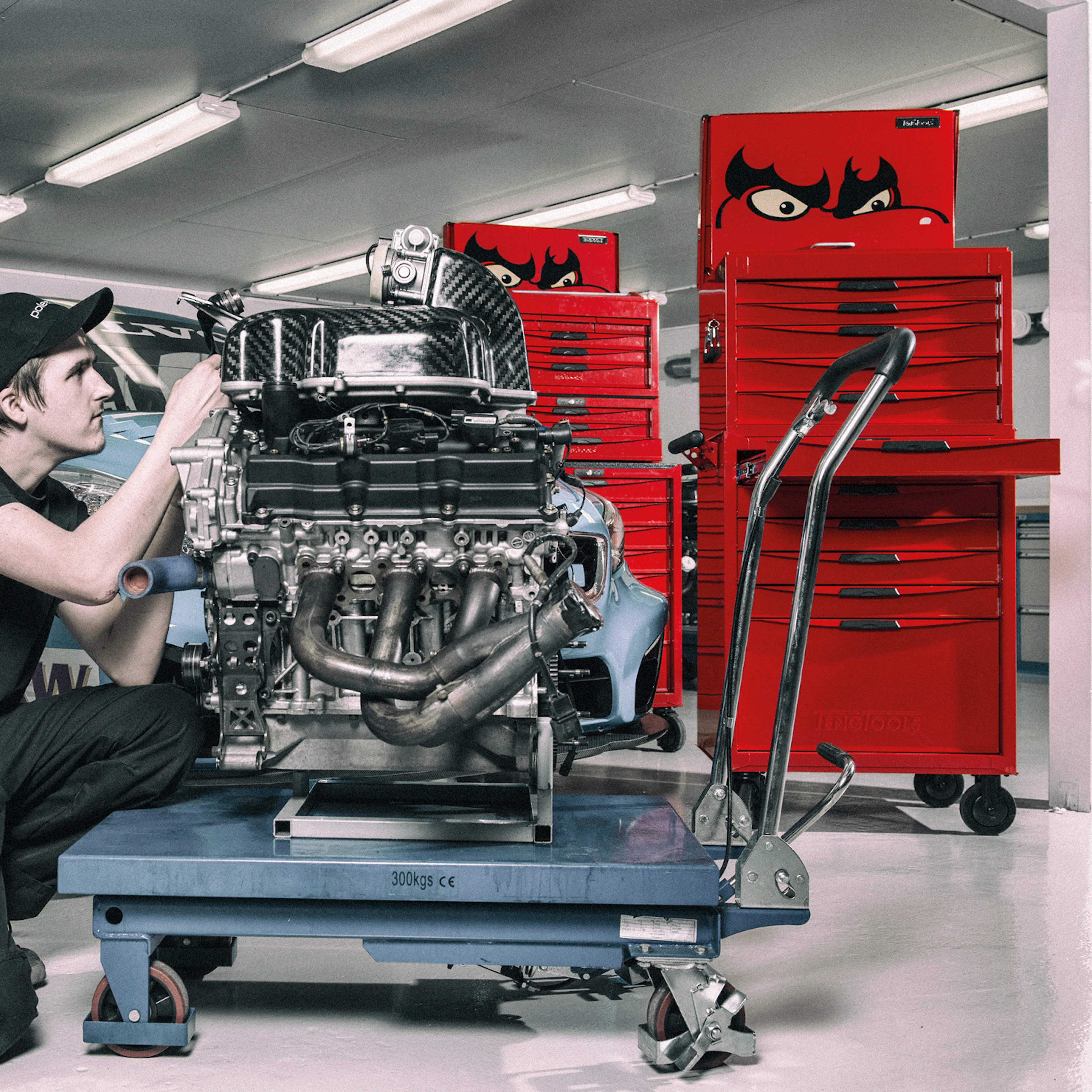mechanic-volvo.jpg