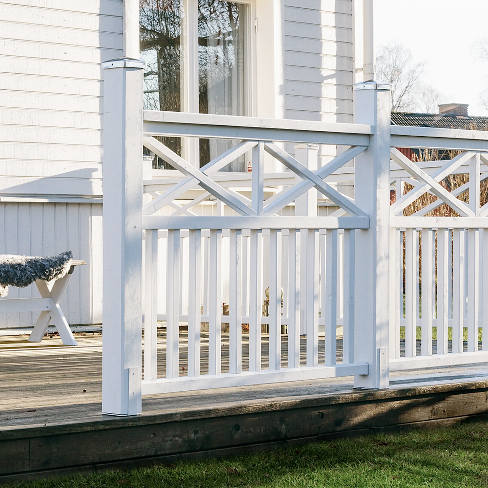 Snygga altanräcken i trä