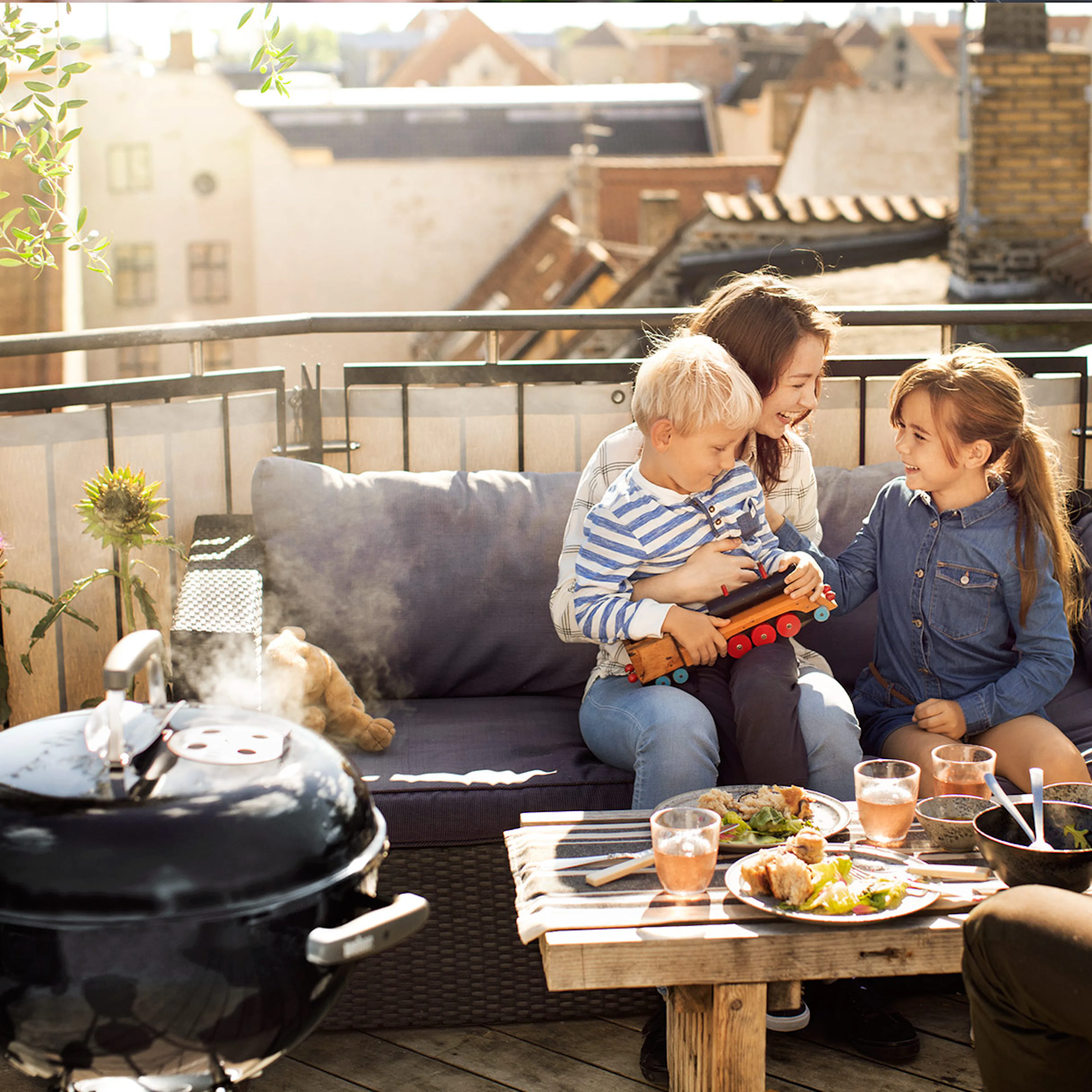 brikettgrill-weber-bar-b-kettle.jpg