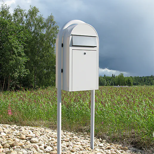 Postlådestolpe