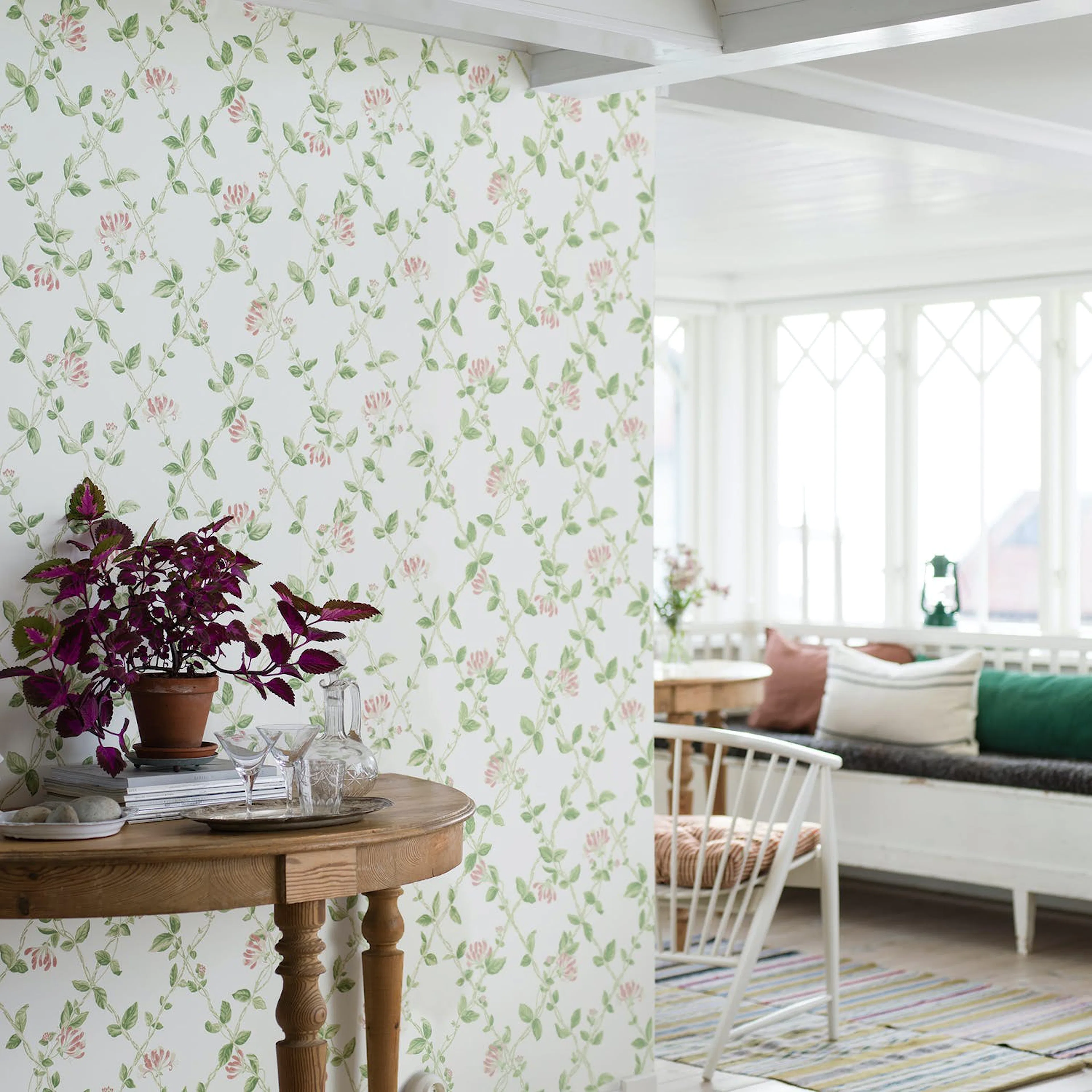 Tapet i kök: 7 blommiga kökstapeter du blir lycklig av