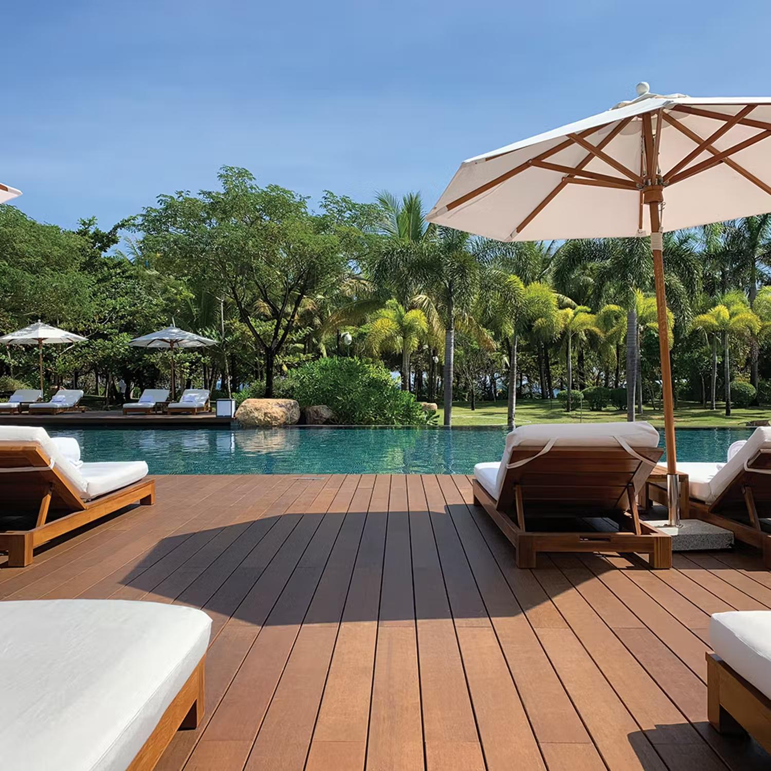 Pooldäck inspiration - Bambutrall Dasso CTECH-trall Bred