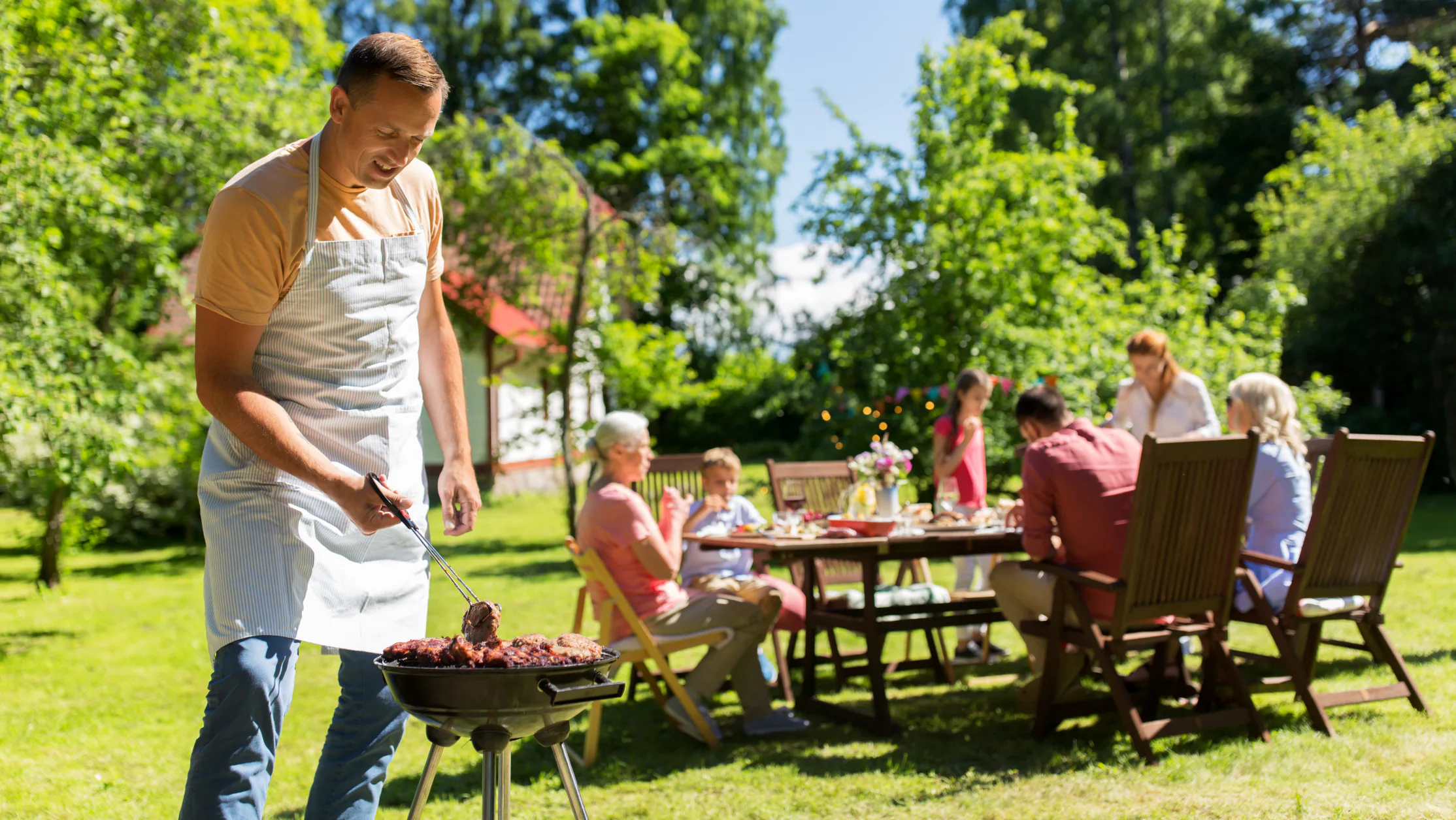 Bärbar kolgrill bäst i test 2026: Vi jämför portabla kolgrillar