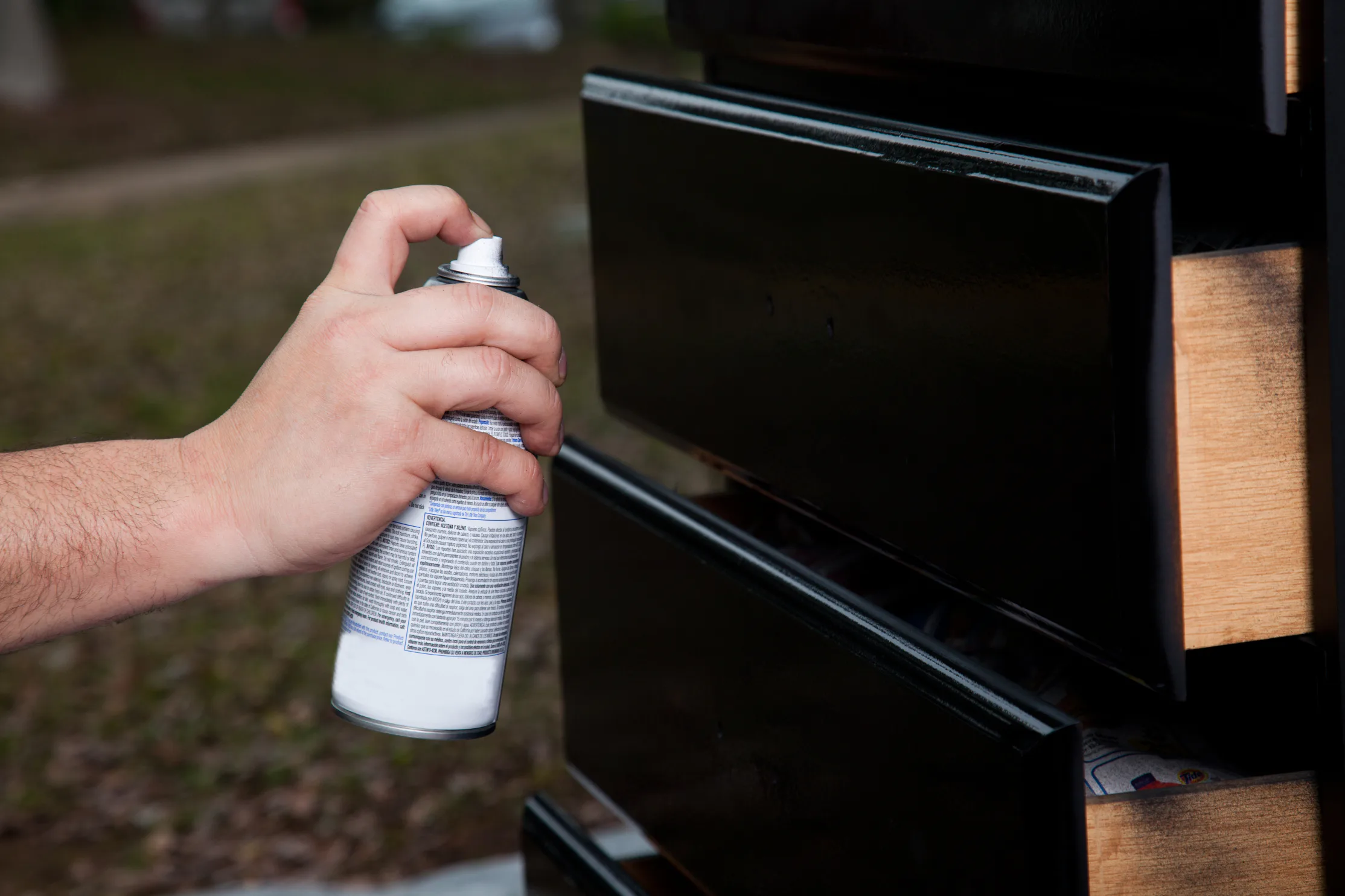 Måla möbler med sprayfärg – 5 enkla steg