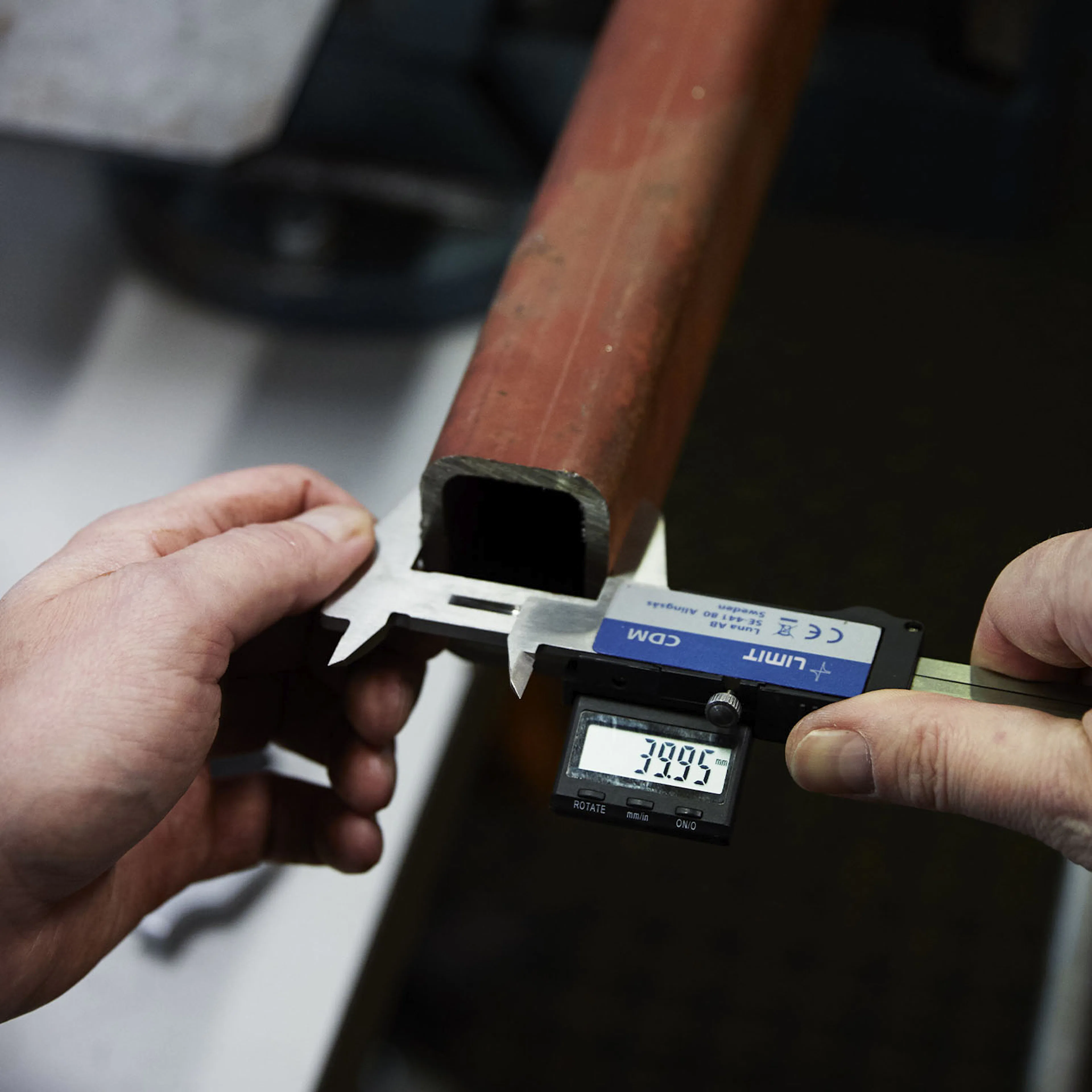 mall_galleri_0007_limit-caliper-digital-cdm-flex_right-under.jpg