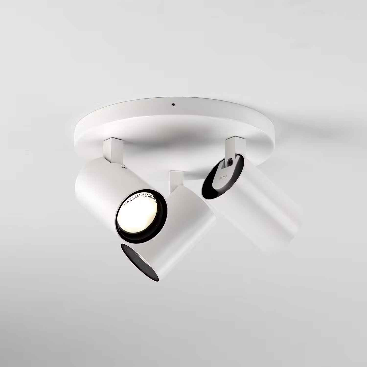 Belysning källare - Spotlight Astr oAqua Trippel