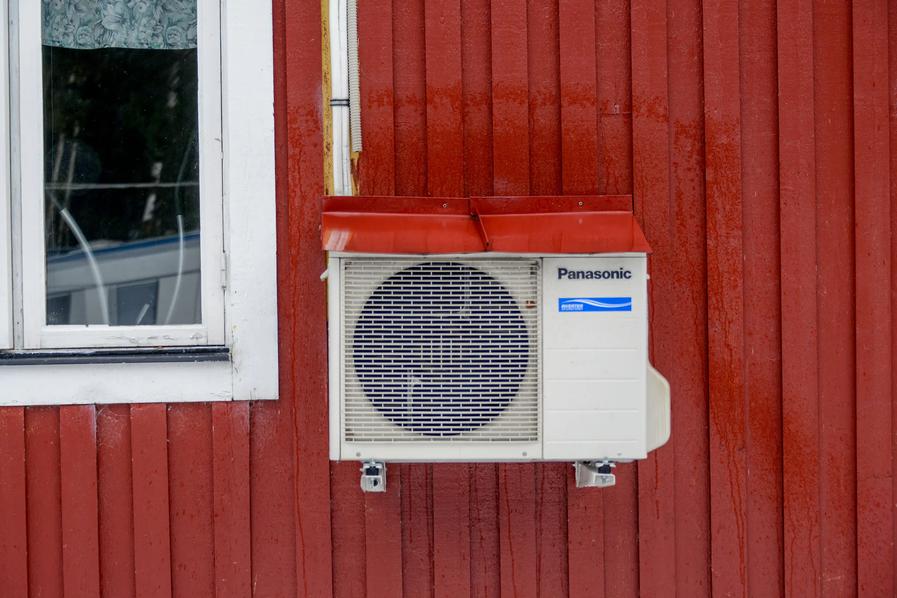 Rengöring luftvärmepump – så lätt kan du rengöra din luftvärmepump med dammsugare och rengöringsmedel
