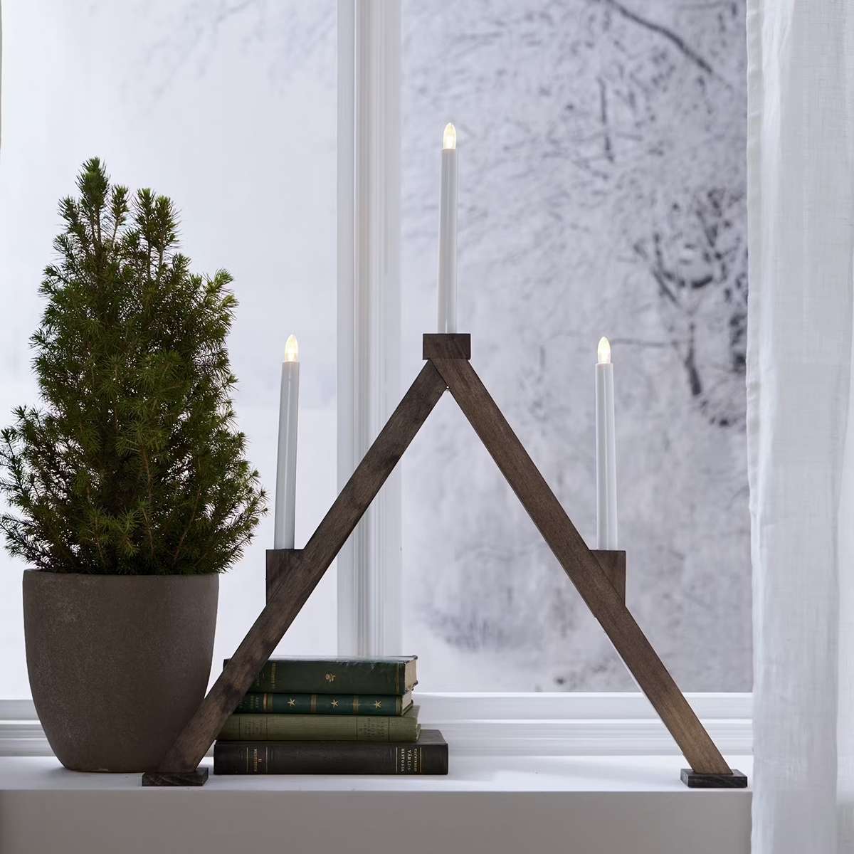 Gammaldags adventsljusstake i trä - ljusstake-star-trading-vika