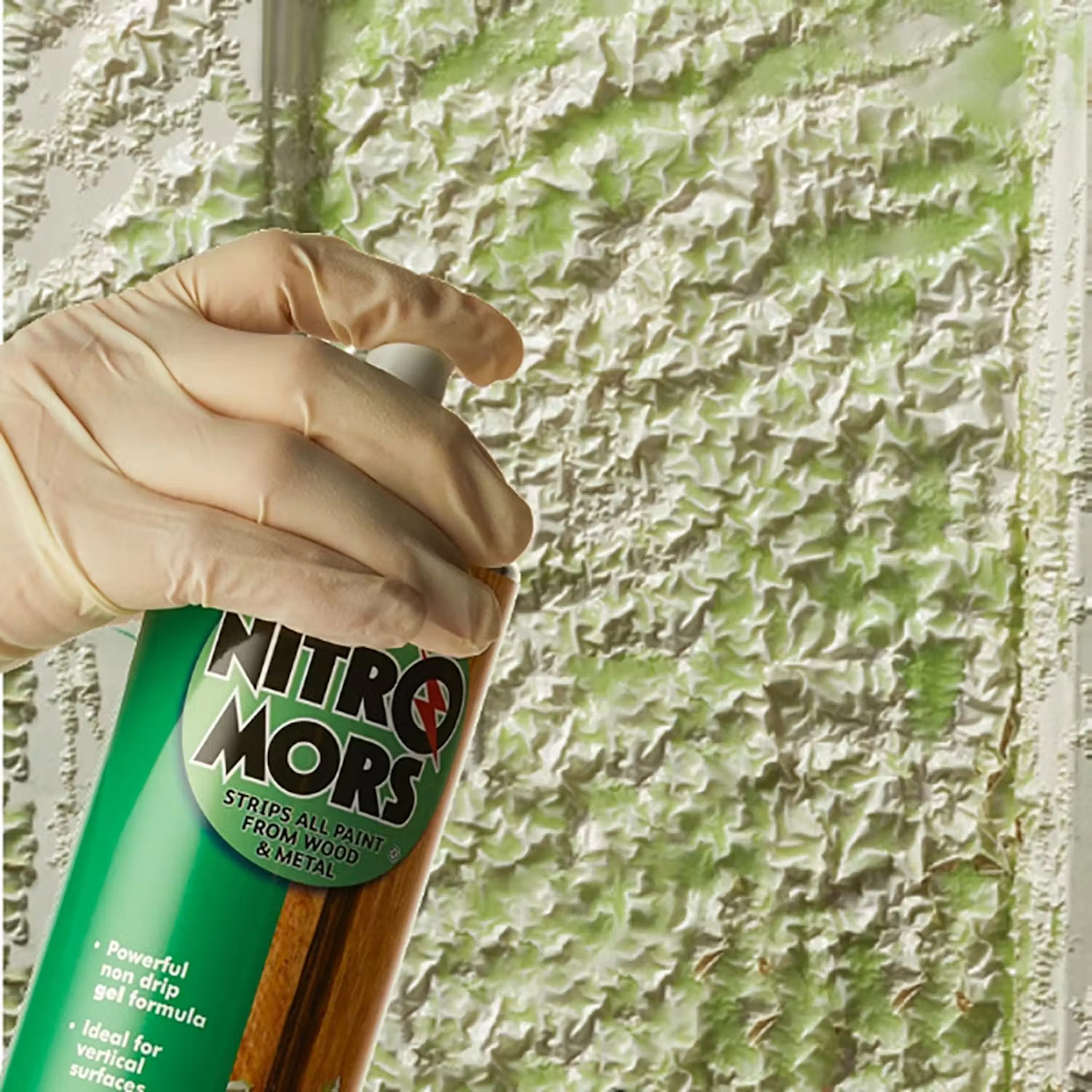 Ta bort färg från trä med rätt produkter och verktyg