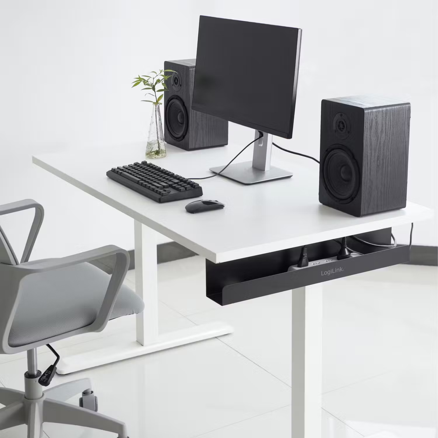 gömma sladdar med kabellist och kabelgömma