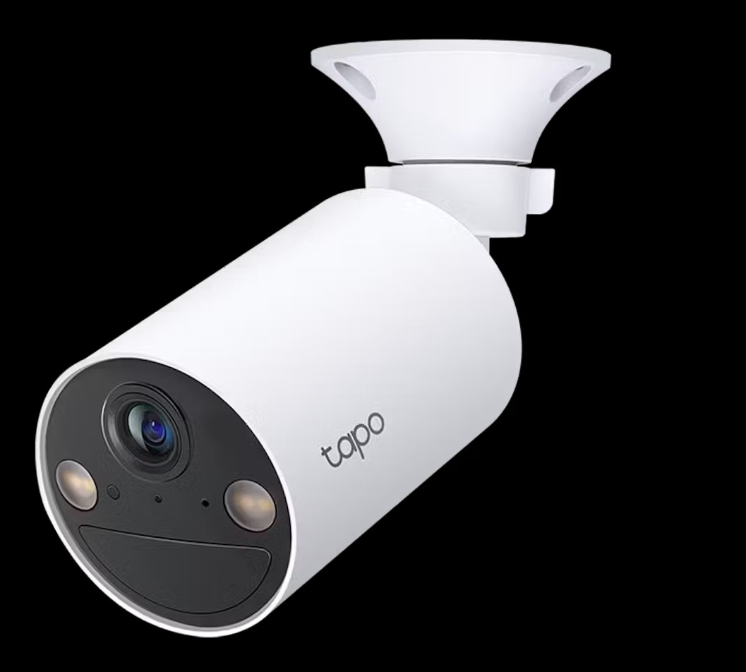 övervakningskamera hemma kopplad till mobilen