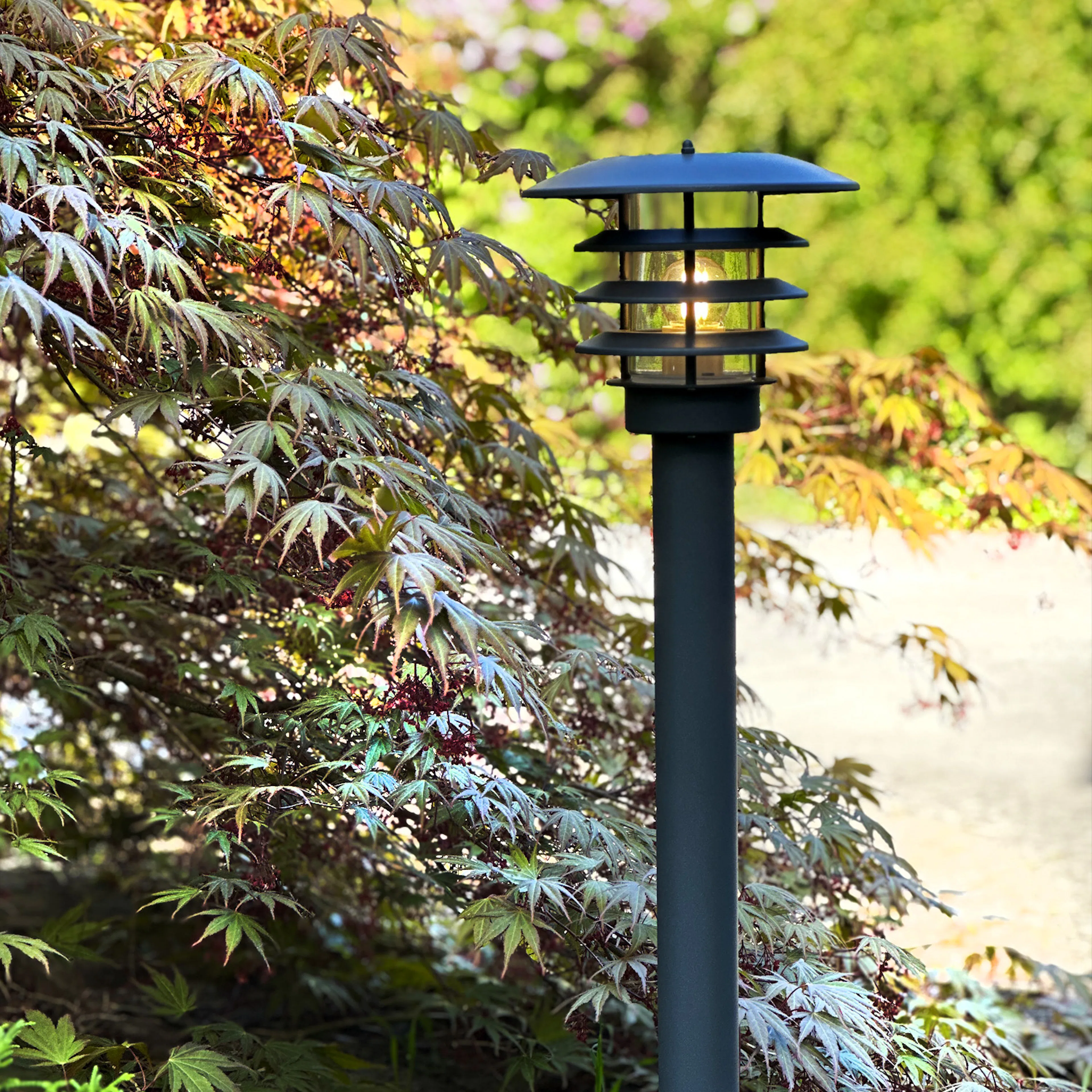 5165_saturnus_grey_lightson_environ_acer_driveway_1500x1500.jpg