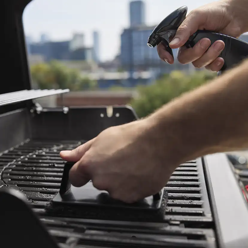 Gasolgrill Weber Spirit E-210 med 2 Brännare & Sidobord