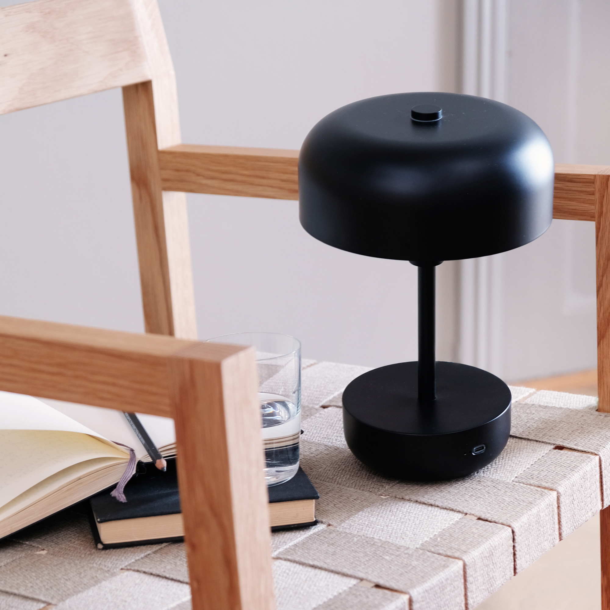 Portabel Bordslampa Dyberg Larsen Haipot LED Uppladdningsbar