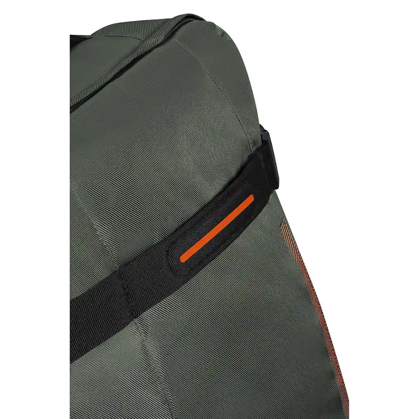 Duffelväska American Tourister Urban Track Duffle/WH Medium