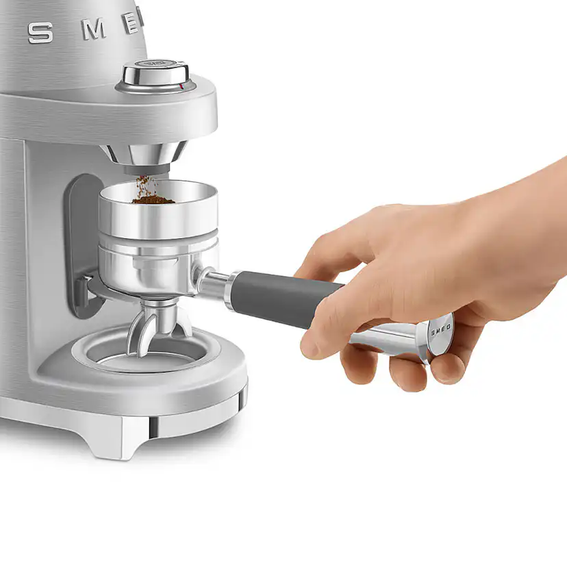 Kaffekvarn Smeg CGF02SSEU Semiproffessionell i Rostfri Design