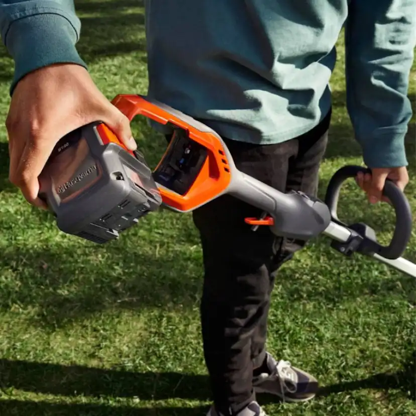 Paket Husqvarna Trimmer 215iL & Häcksax 215iHD45 inkl Batteri och Laddare