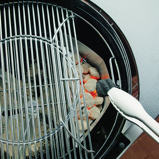 Kolgrill Weber Performer Deluxe GBS Svart Klotgrill med Gasoltändning & Gourmet BBQ System