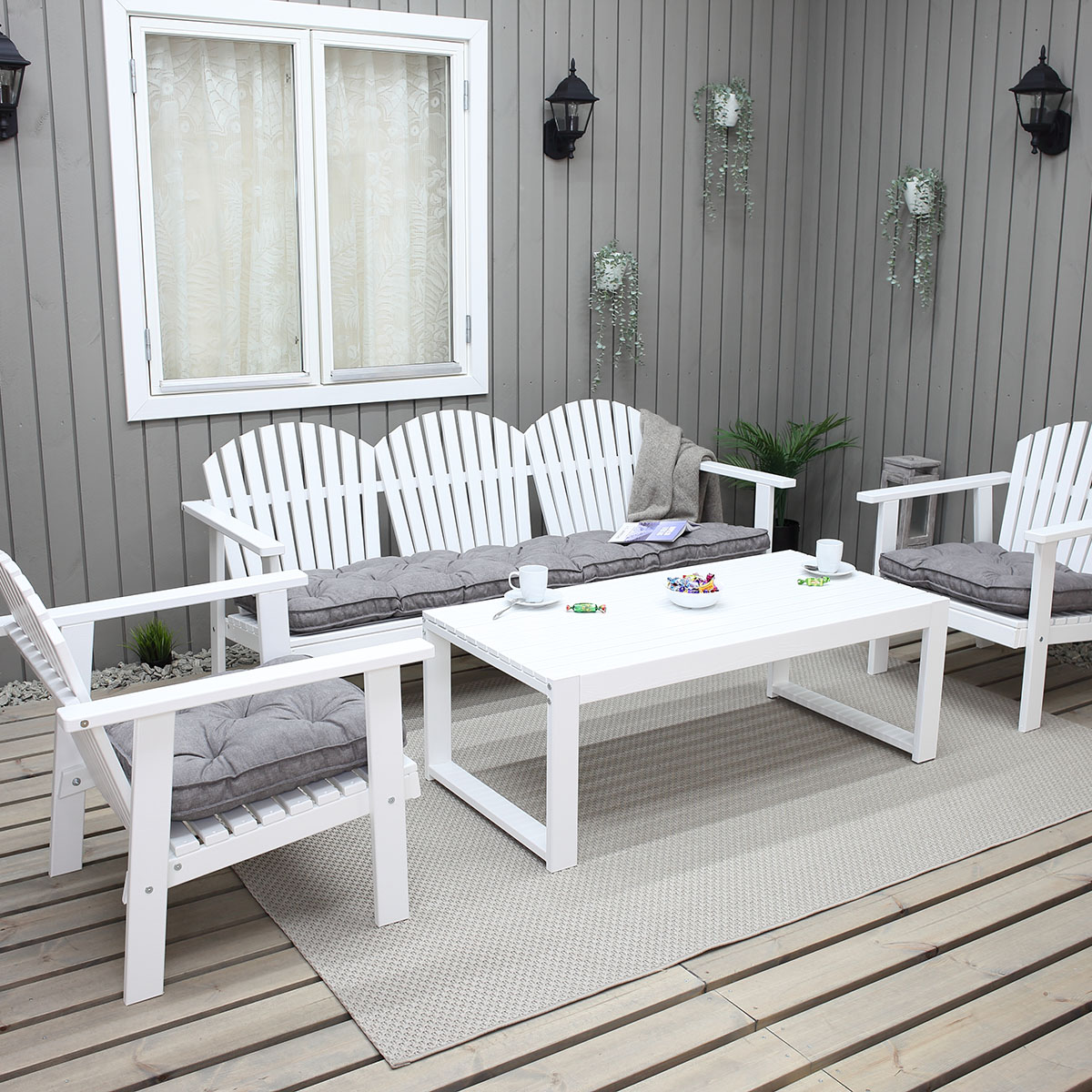 Matgrupp Baltic Garden Kungsholm Vit Loungegrupp i Trä med Soffa, 2 Fåtöjler & Bord