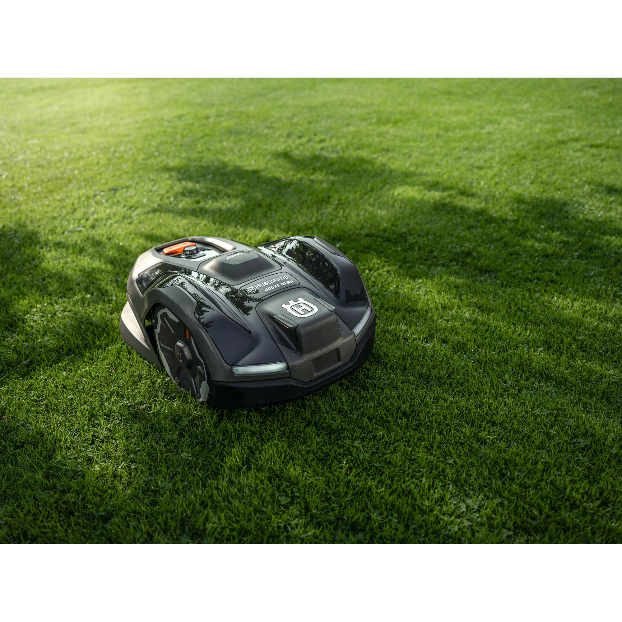 Robotgräsklippare Husqvarna Automower® 405XE NERA med Slinglös Teknik