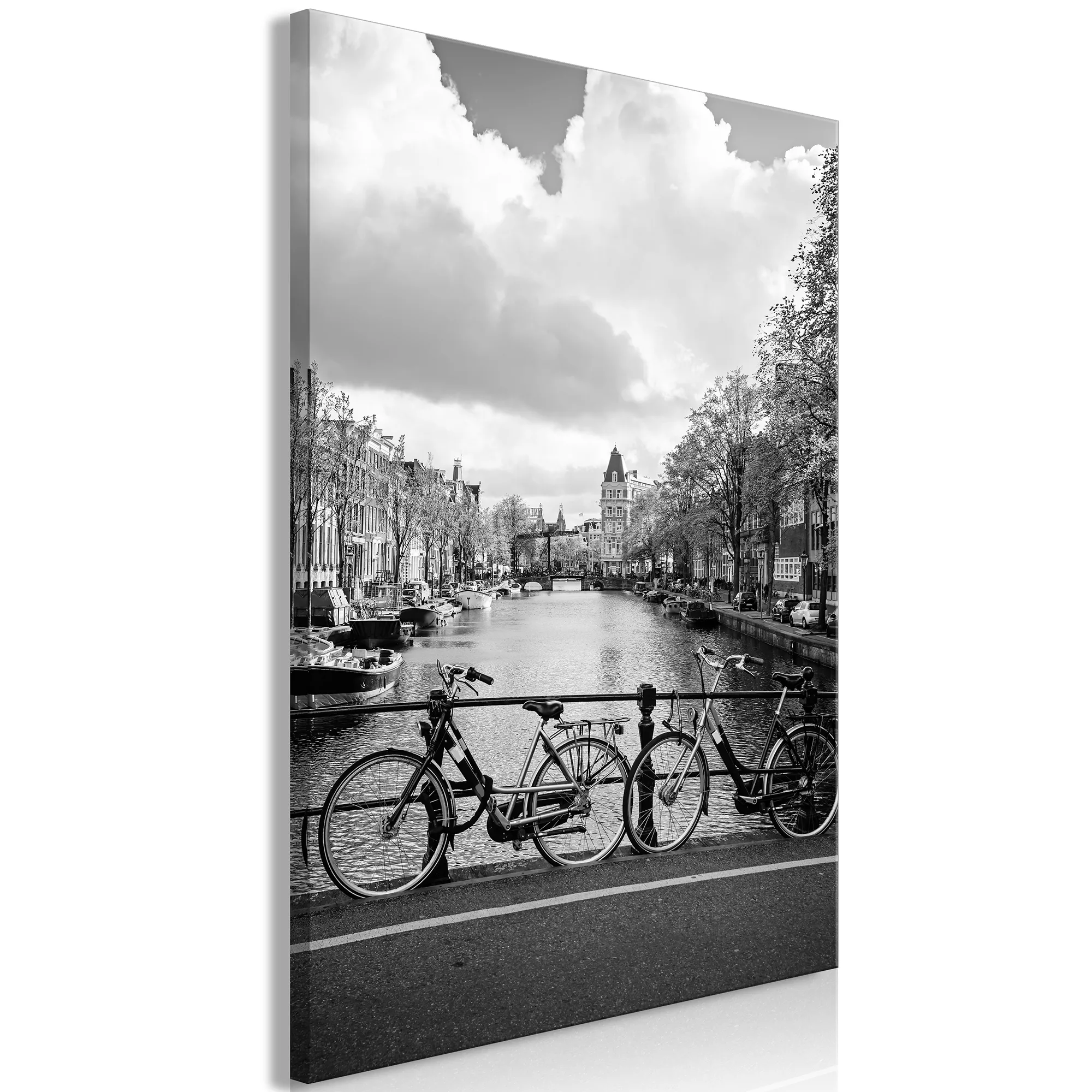 Tavla Arkiio Bikes On Bridge