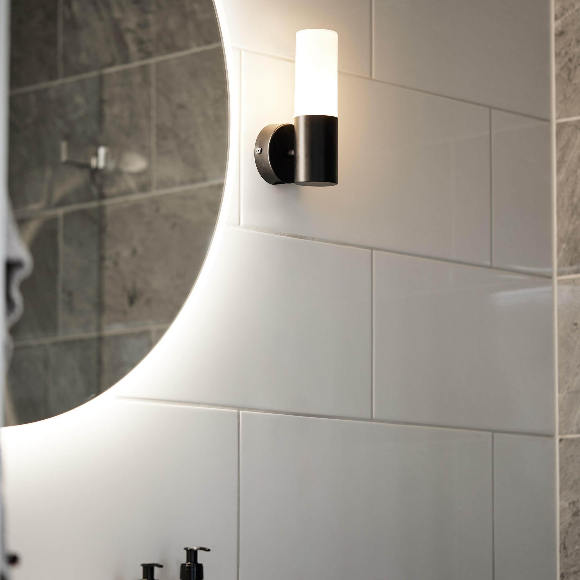 Vägglampa PR Home Beta