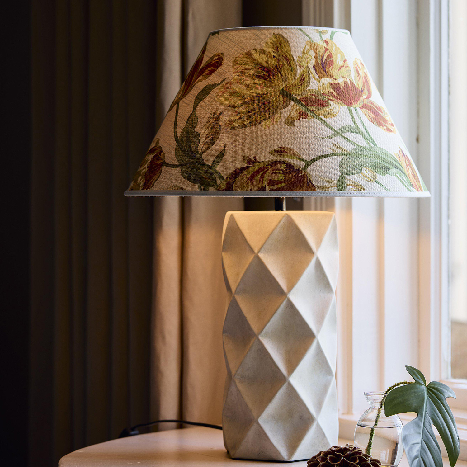 Lampfot PR Home Hazel