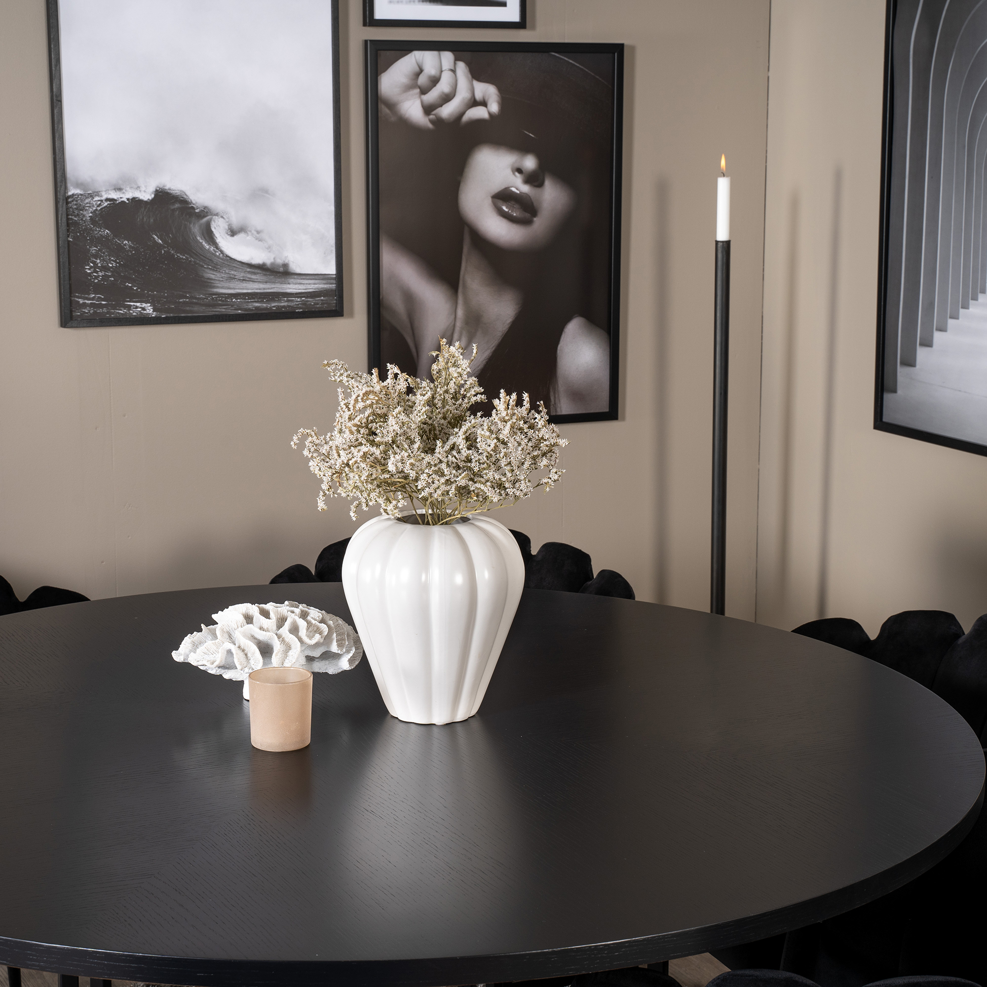 Matgrupp furniture/fashion Copenhagen med 6 Svarta Limhamn Stolar