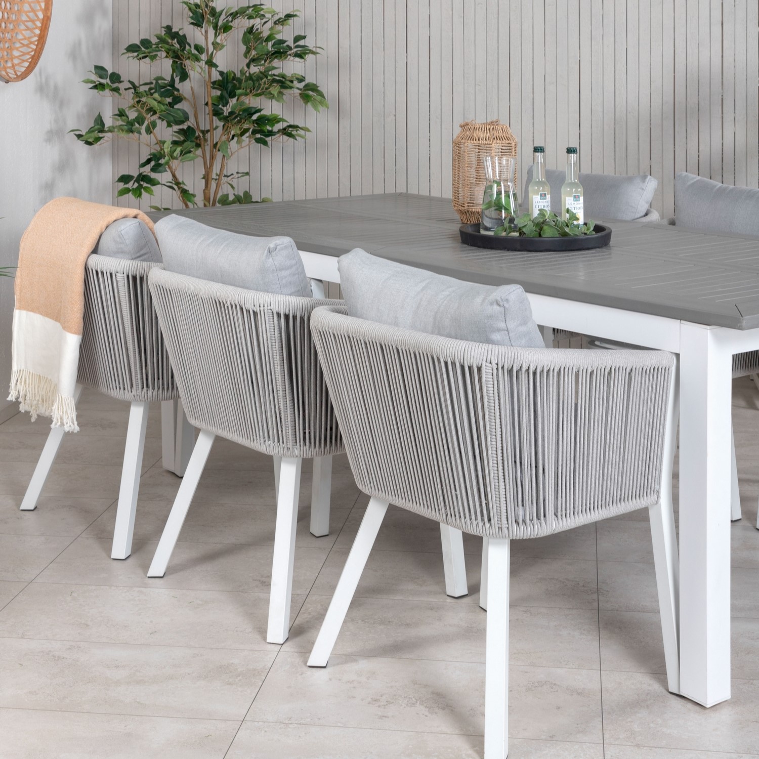 Matgrupp Venture Home Aleyna Vit med 6 Virya Matstolar
