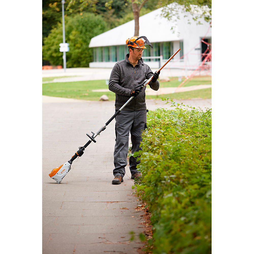 Kombimaskin STIHL KMA 135 R Utan Batteri & Laddare