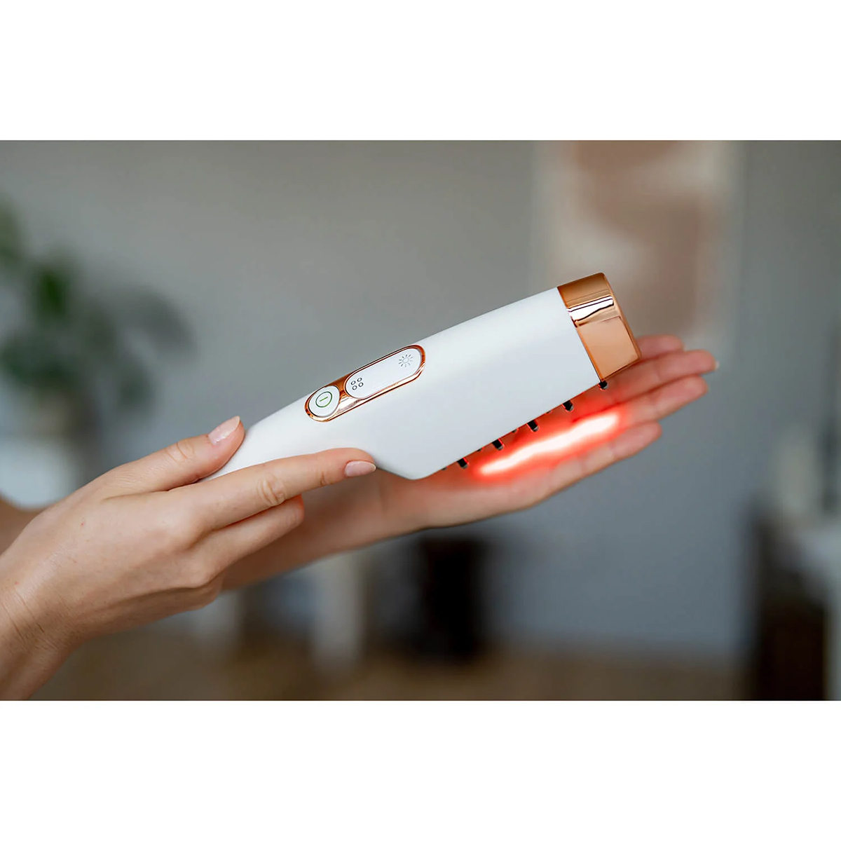 Hårtillväxtlaser BEAUTIFLY B-Longa med RF-teknik