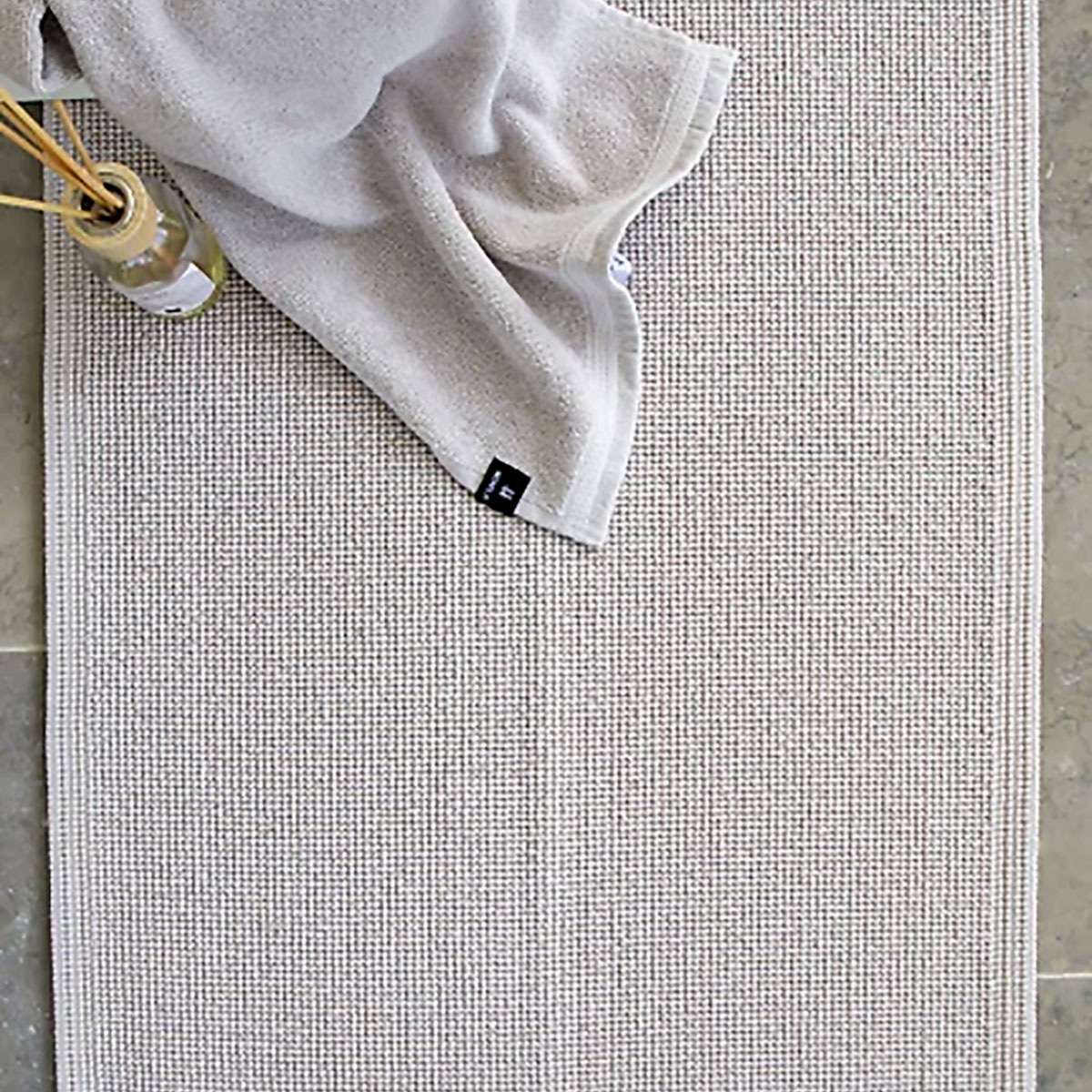 Badrumsmatta Himla Love Mother of pearl