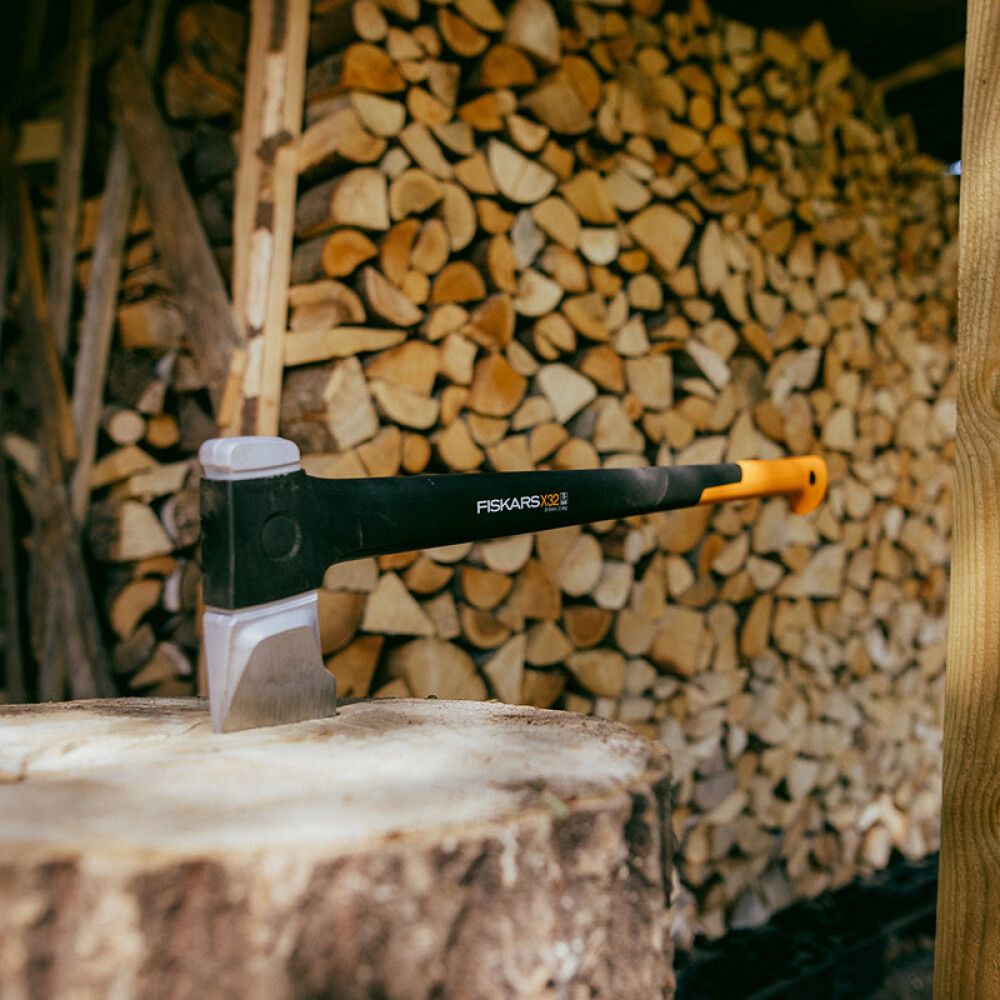 Klyvyxa Fiskars  X-series För Effektiv Vedklyvning