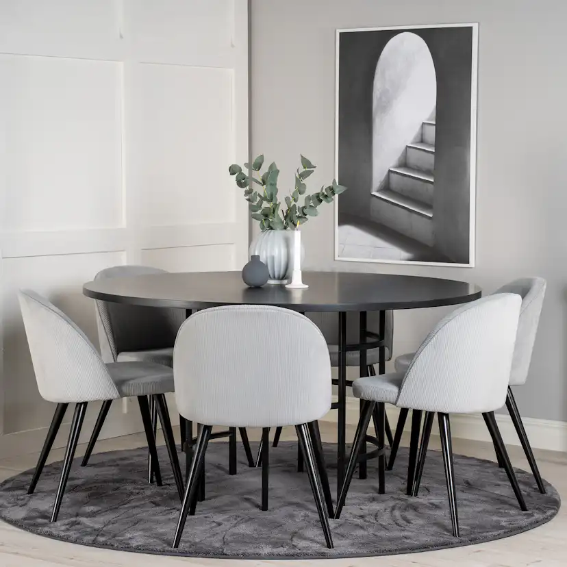Matgrupp furniture/fashion Copenhagen med 6 Valentina Stolar