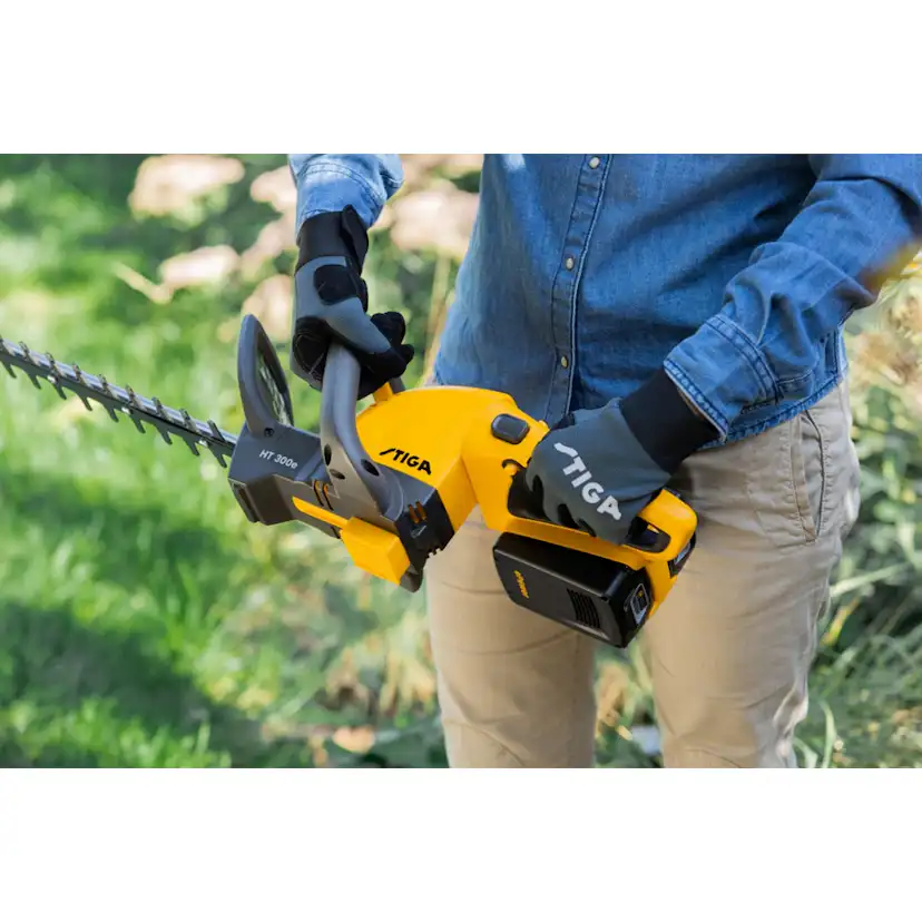 Häcksax STIGA HT 300E 20V 2X2,0 Ah Med Batteri