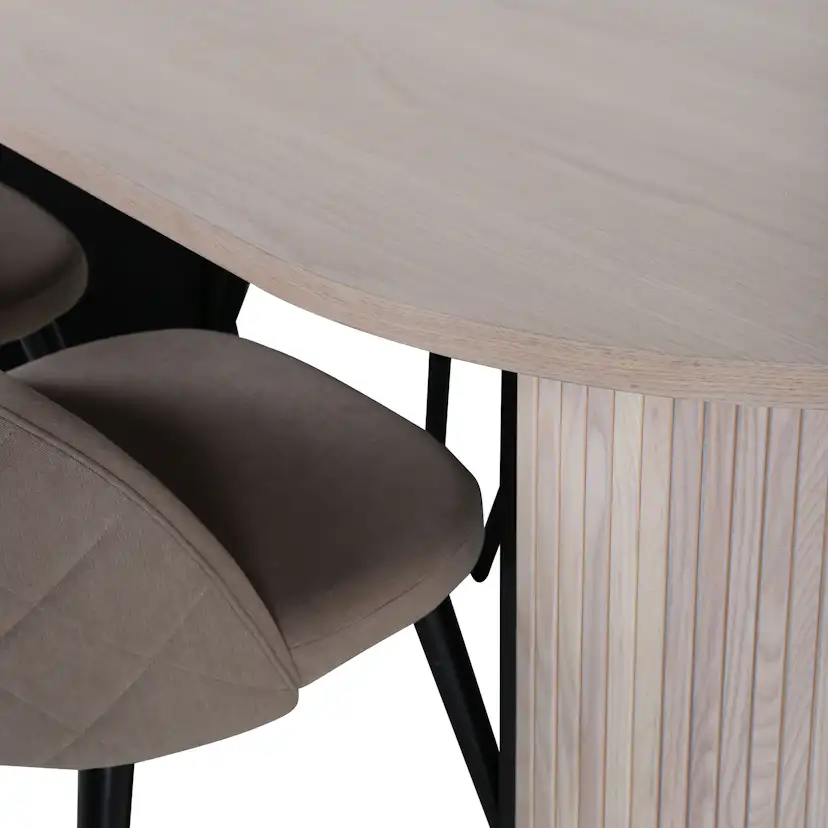 Matgrupp Venture Home Bianca med 4 Valentina Stitcthes Stolar Polyester
