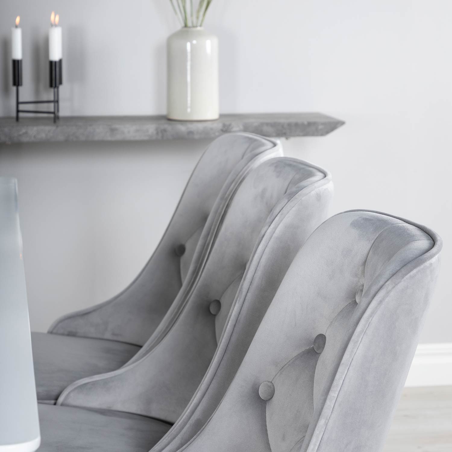 Matgrupp Venture Home Pobbie med 6 Vera Stolar