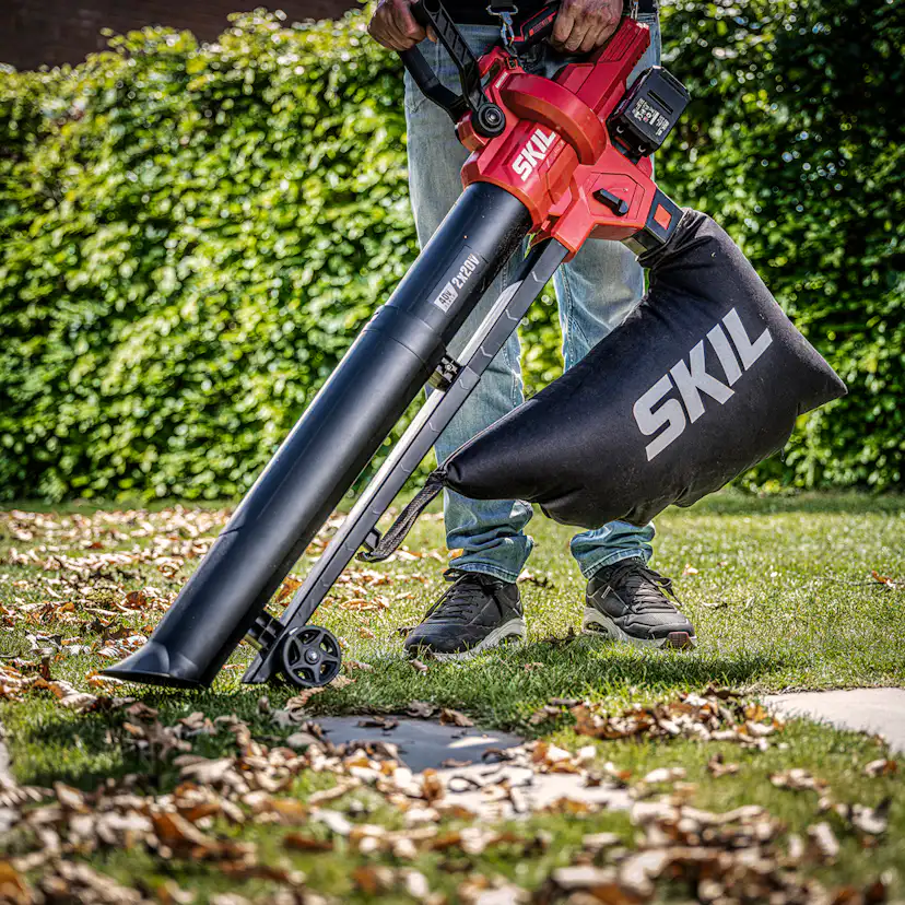 Lövblås/-Sug SKIL 0350 CA Kolborstfri Batteridriven
