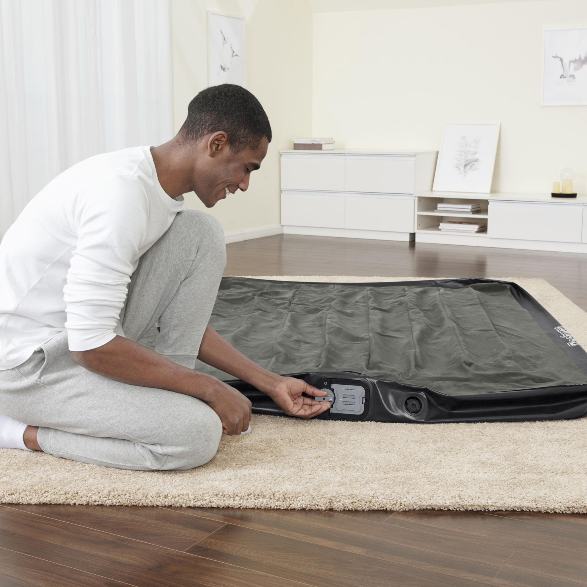 67930 Bestway  2.03m x 1.52m x 30cm Tritech Airbed Queen Bui Queen