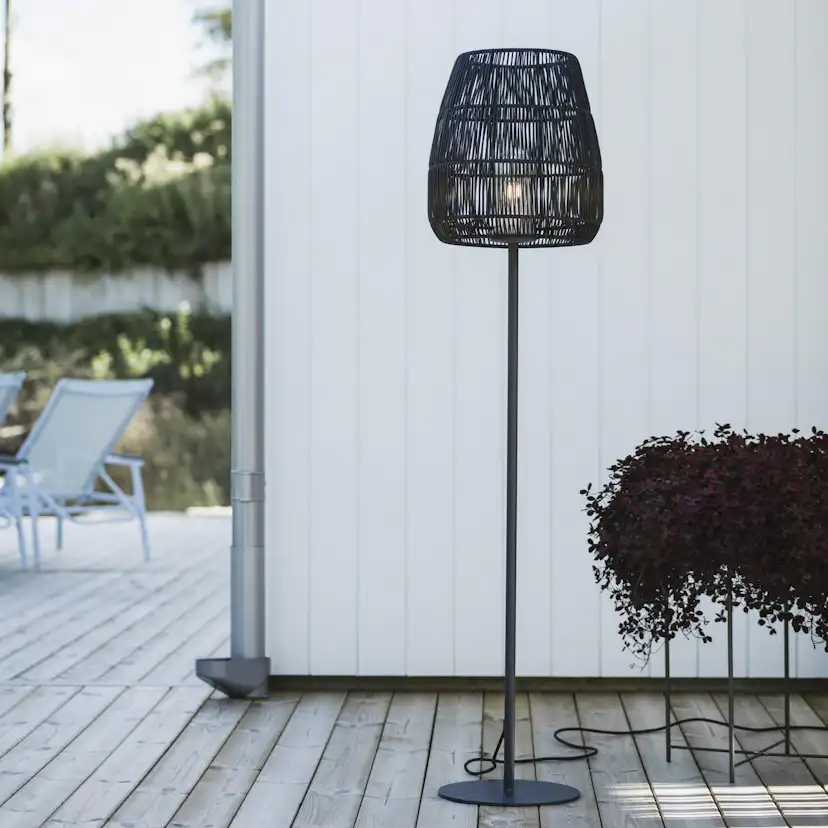 Golvlampa PR Home Agnar med Saigon Utomhus