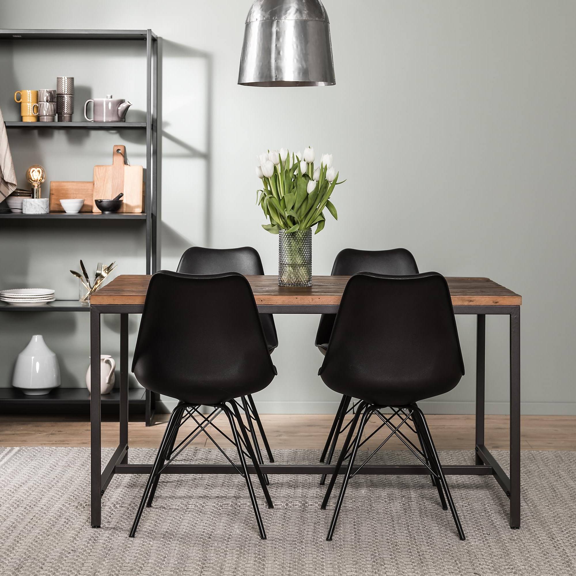 Matgrupp Bloomington Wilmer Rektangulärt Matbord 140 cm med 4 Shell Matstol