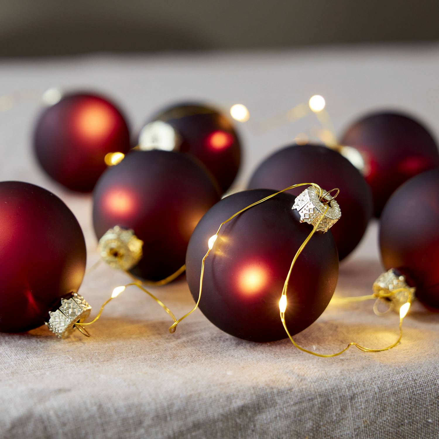 Ljusslinga Star Trading Bliss Batteridriven LED-slinga med Julkulor