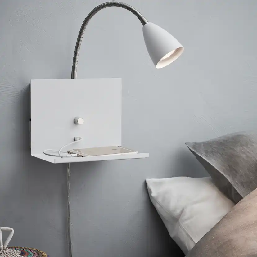 Vägglampa Markslöjd Logi