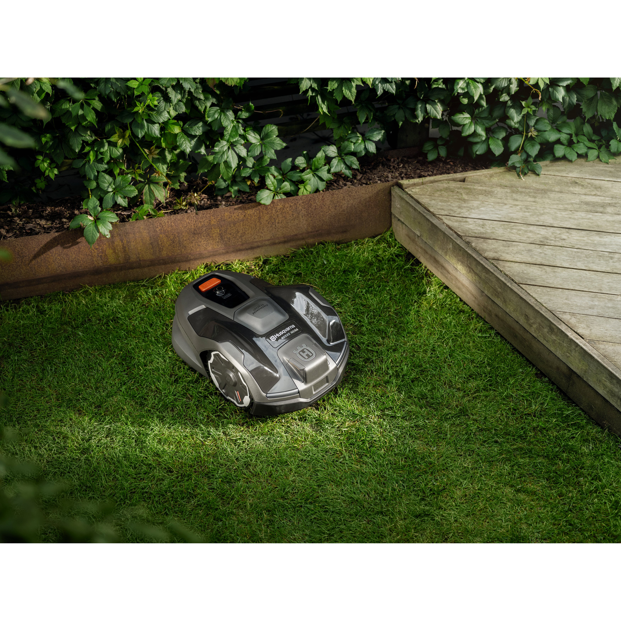 Robotgräsklippare Husqvarna Automower® 405XE NERA med Slinglös Teknik
