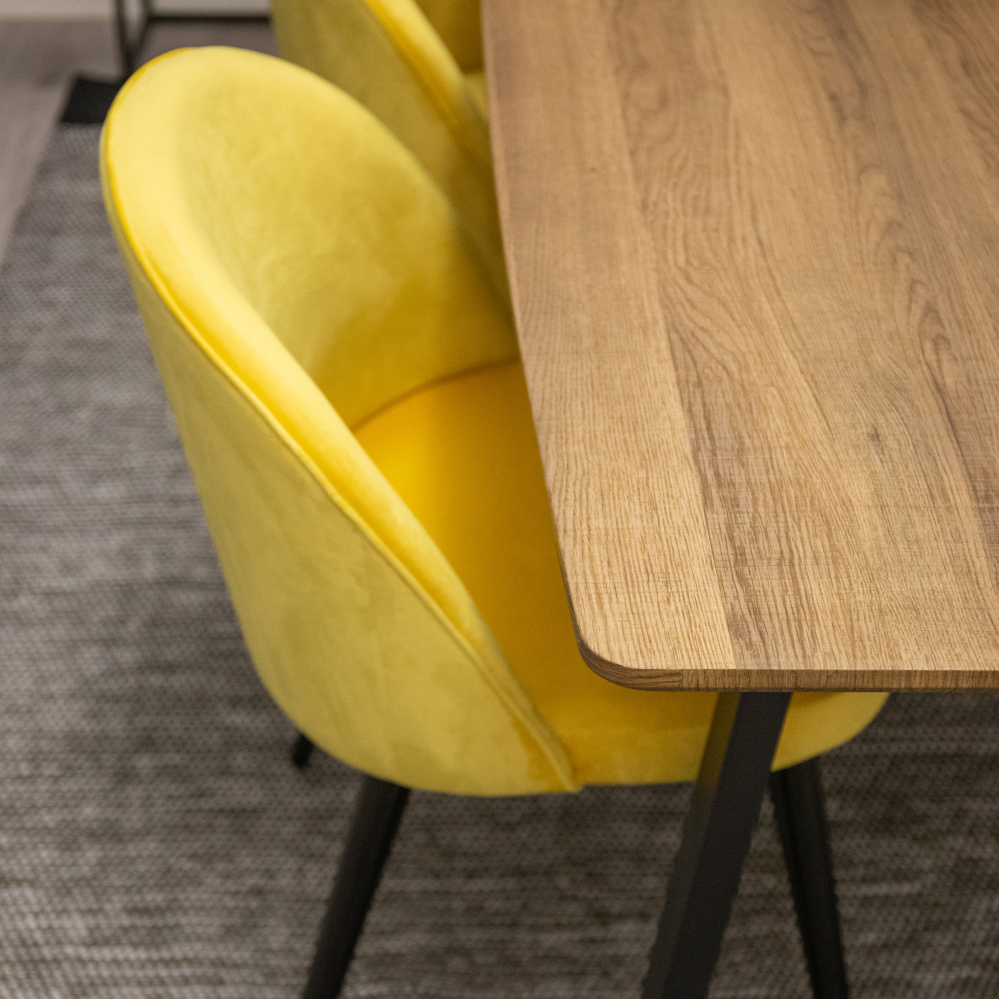 Matgrupp Venture Home Ina med 6 Valentina Stolar