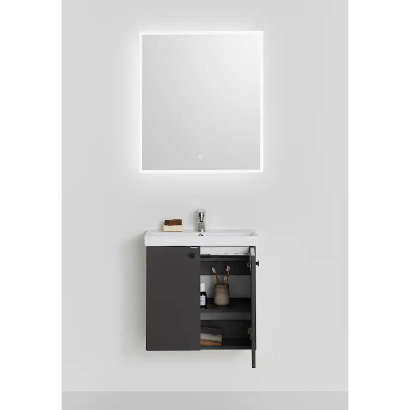 Möbelpaket Hafa Neat 550 med Luckor och Spegel Store Square LED